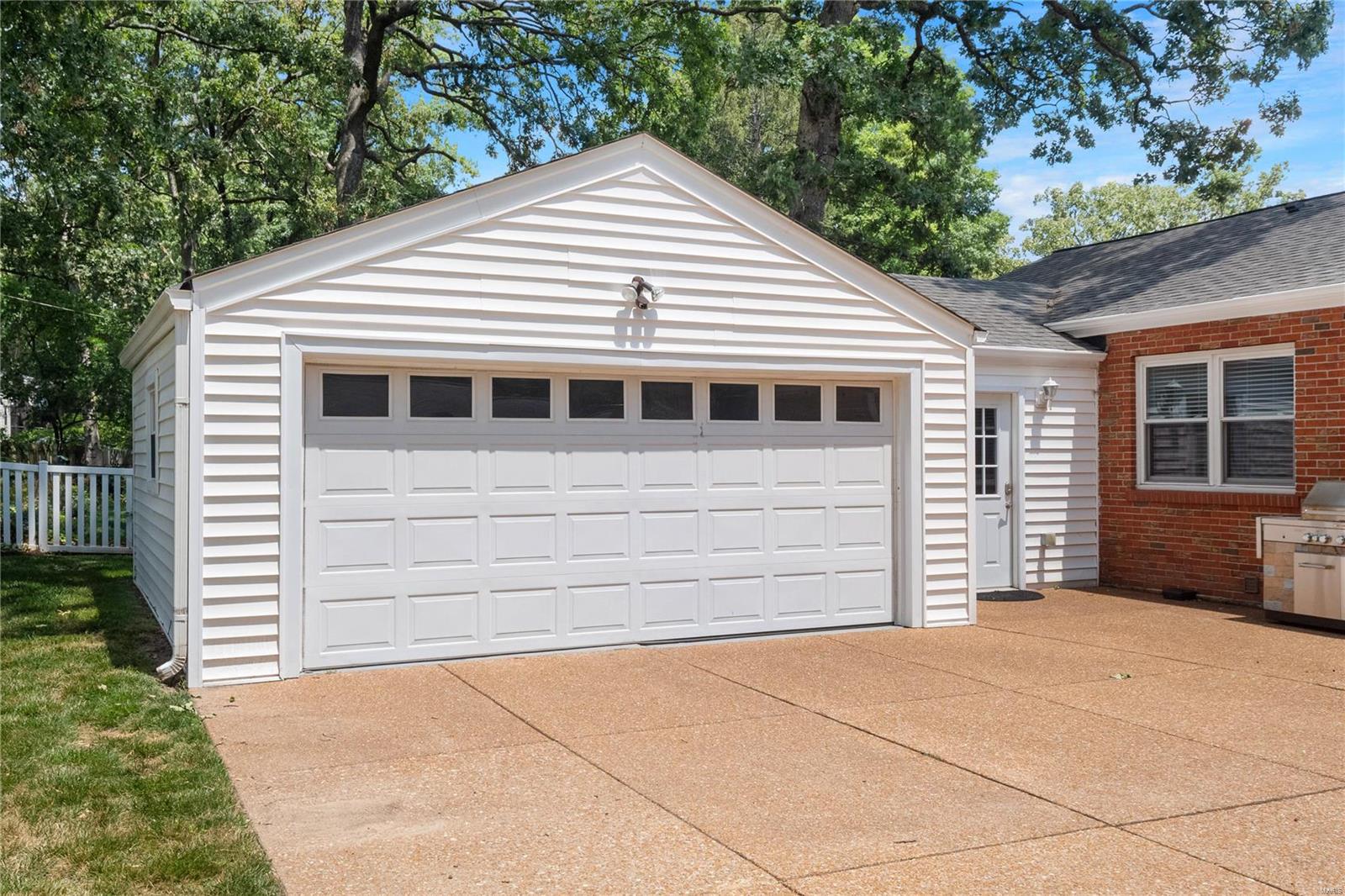 1223 Eastbrook Lane