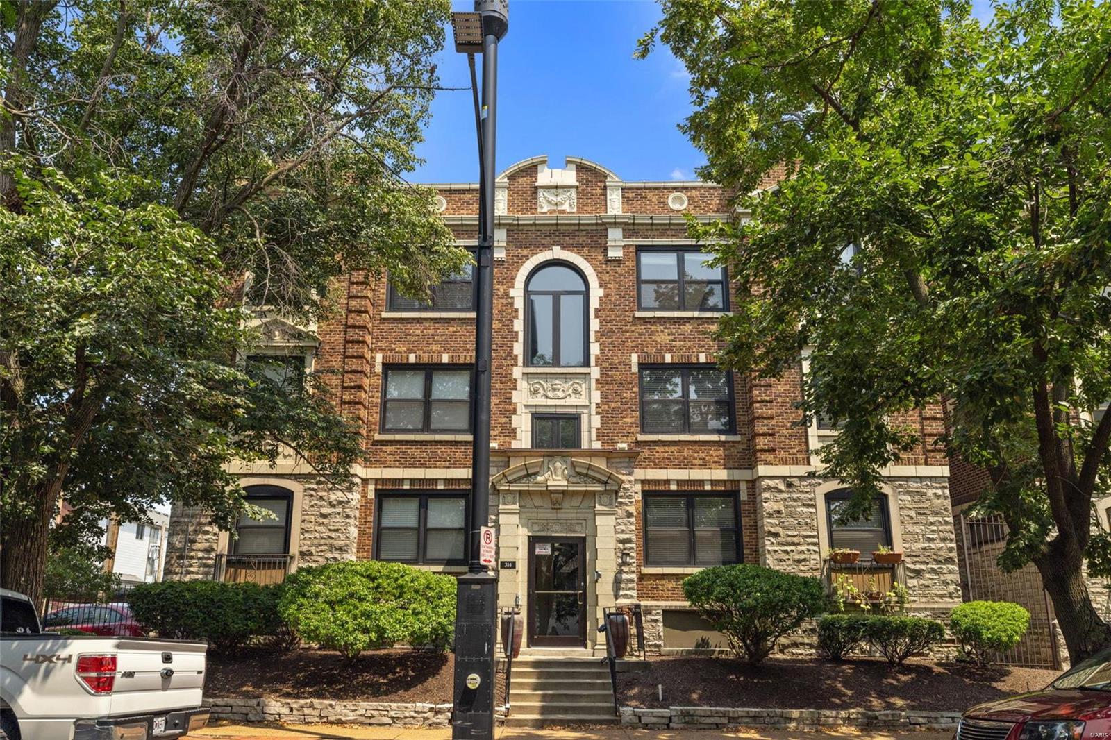 314 Clara Avenue Unit: 31N