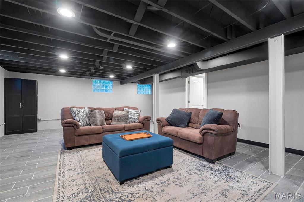 927 Gay Avenue