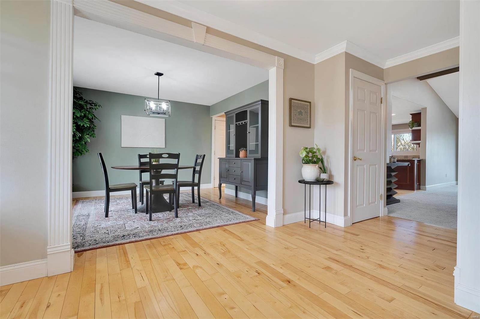 5528 Rolling Meadows Court