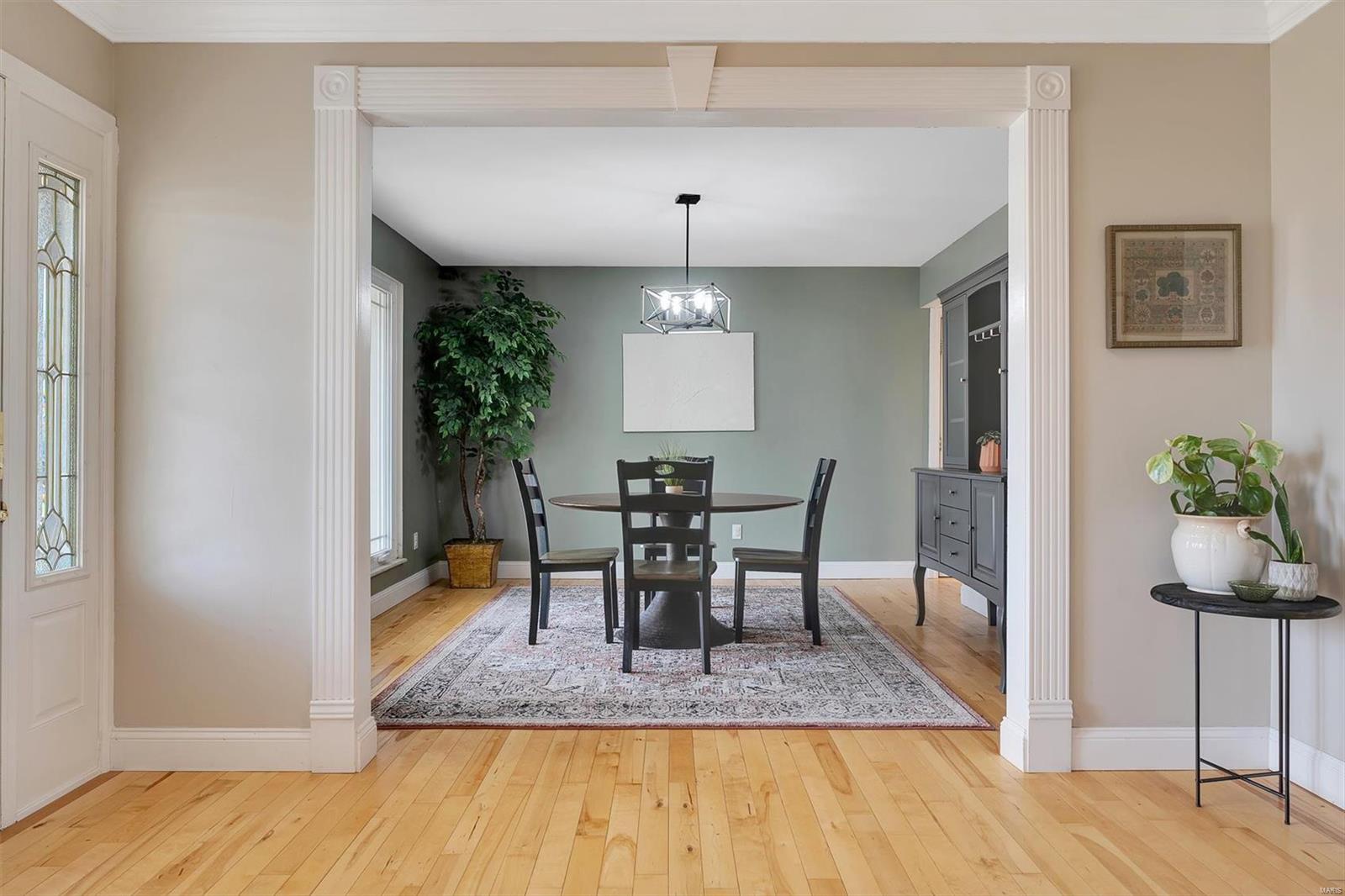 5528 Rolling Meadows Court