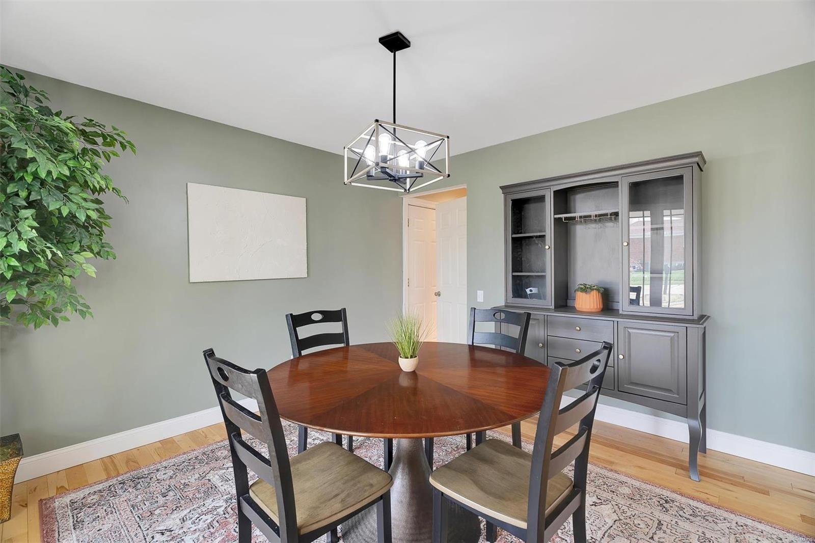 5528 Rolling Meadows Court