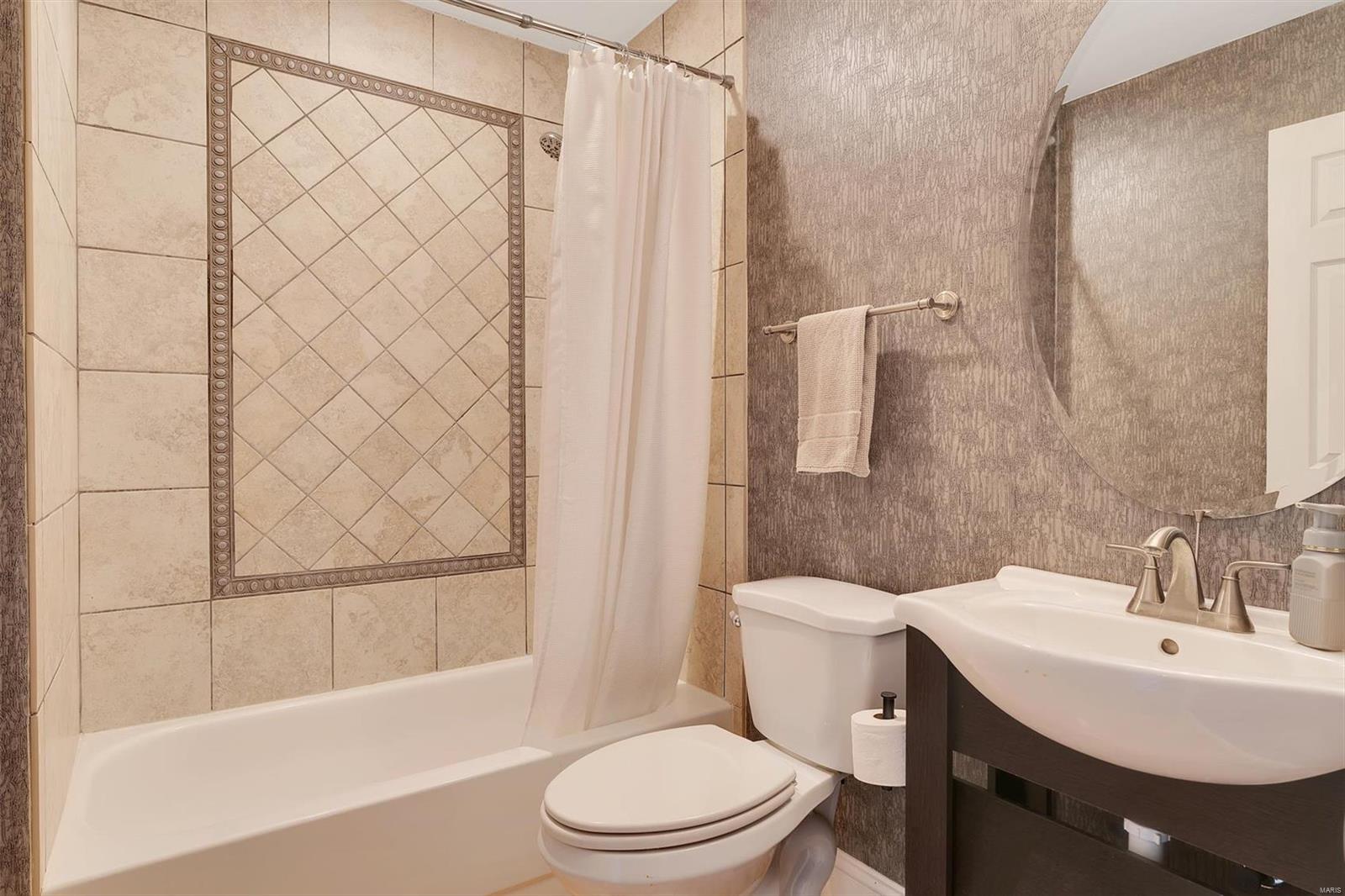 5528 Rolling Meadows Court