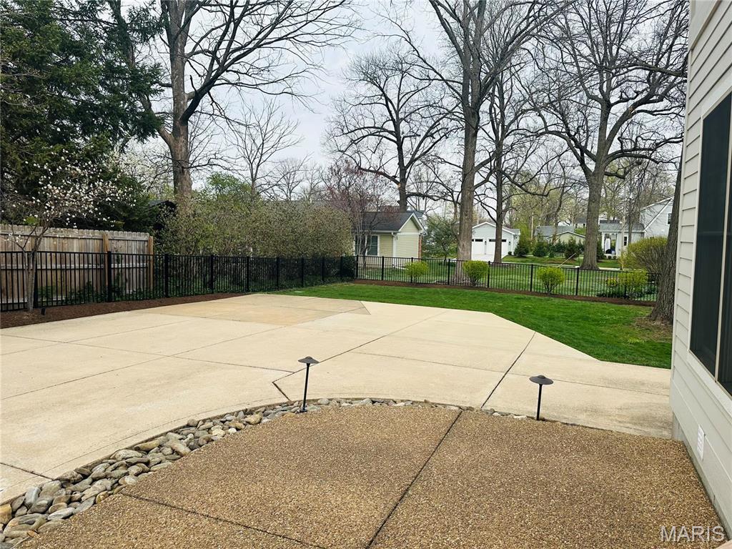 529 E Jefferson Avenue