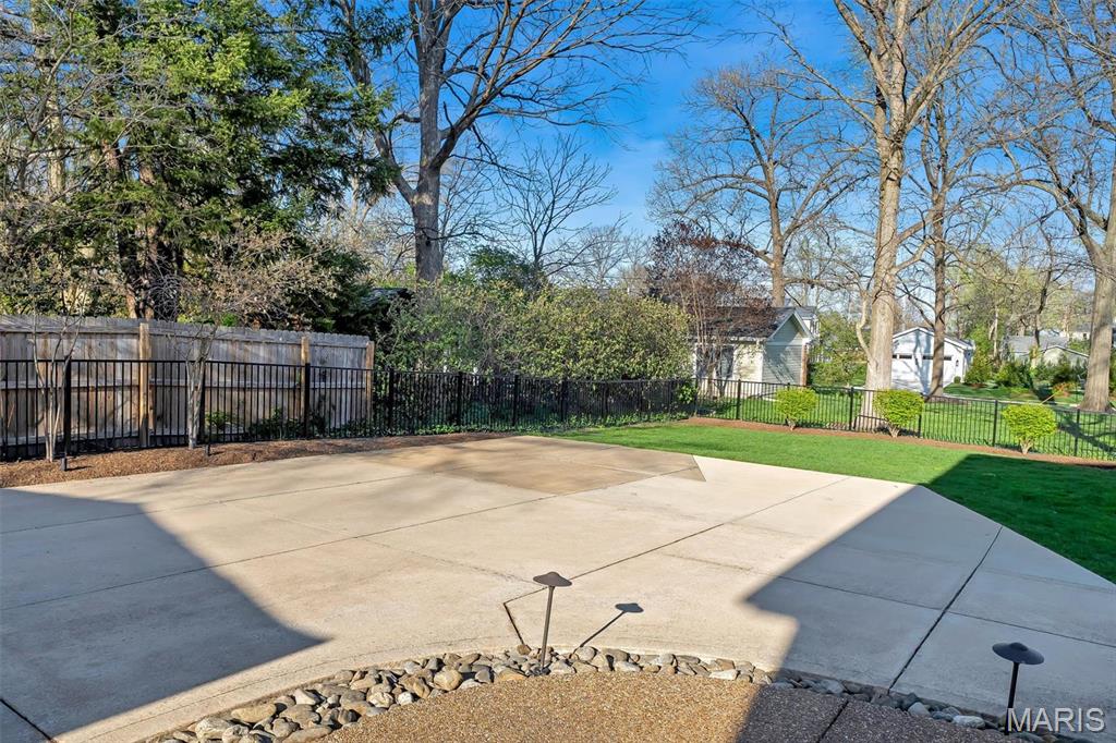 529 E Jefferson Avenue