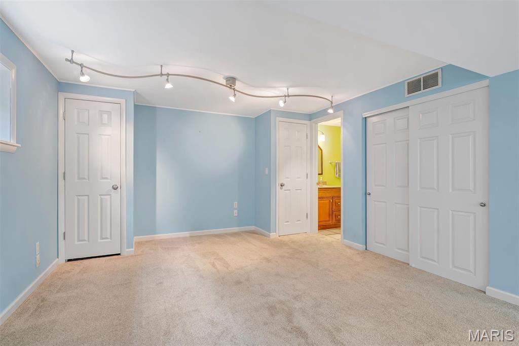 537 Villa Gardens Drive