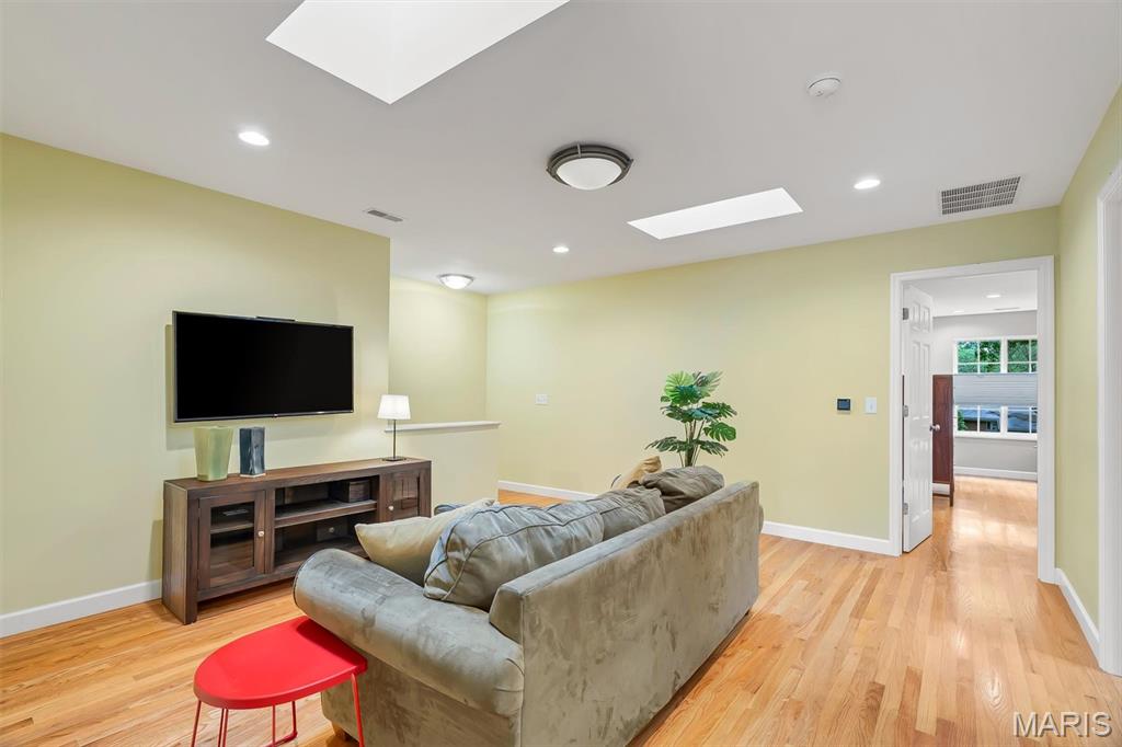 537 Villa Gardens Drive