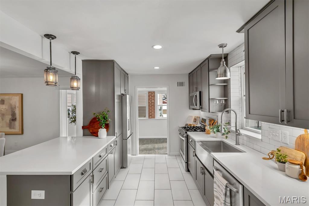 326 W Rose Hill Avenue