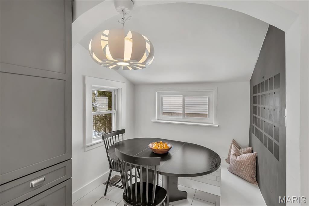 326 W Rose Hill Avenue