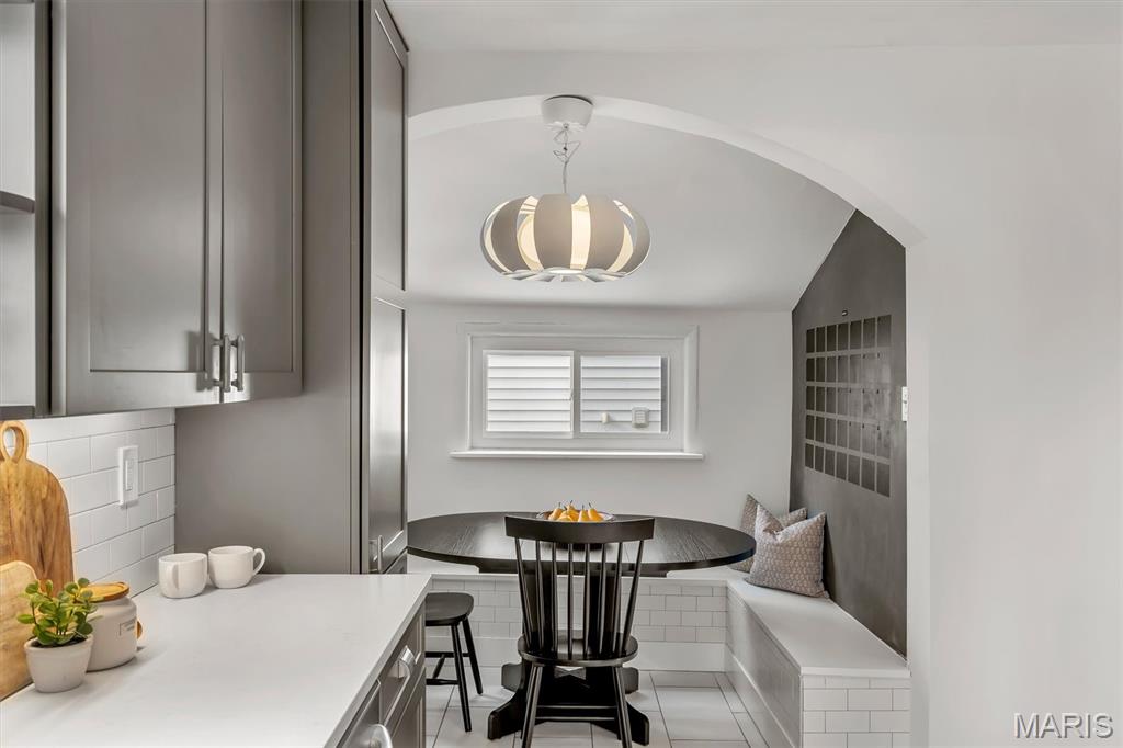 326 W Rose Hill Avenue