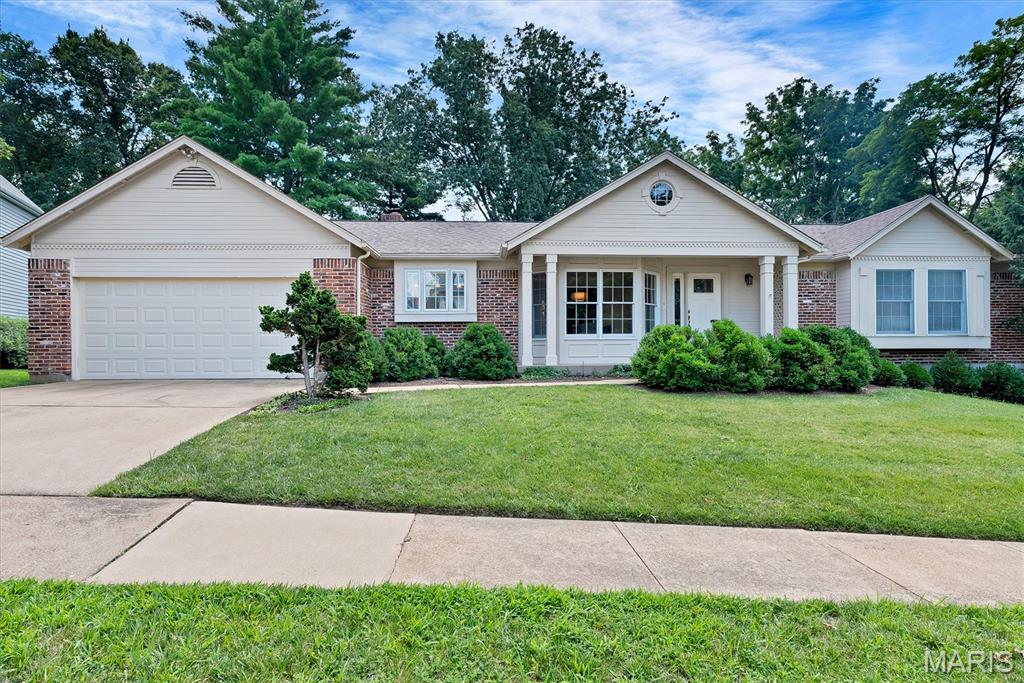 324 W Manor Drive