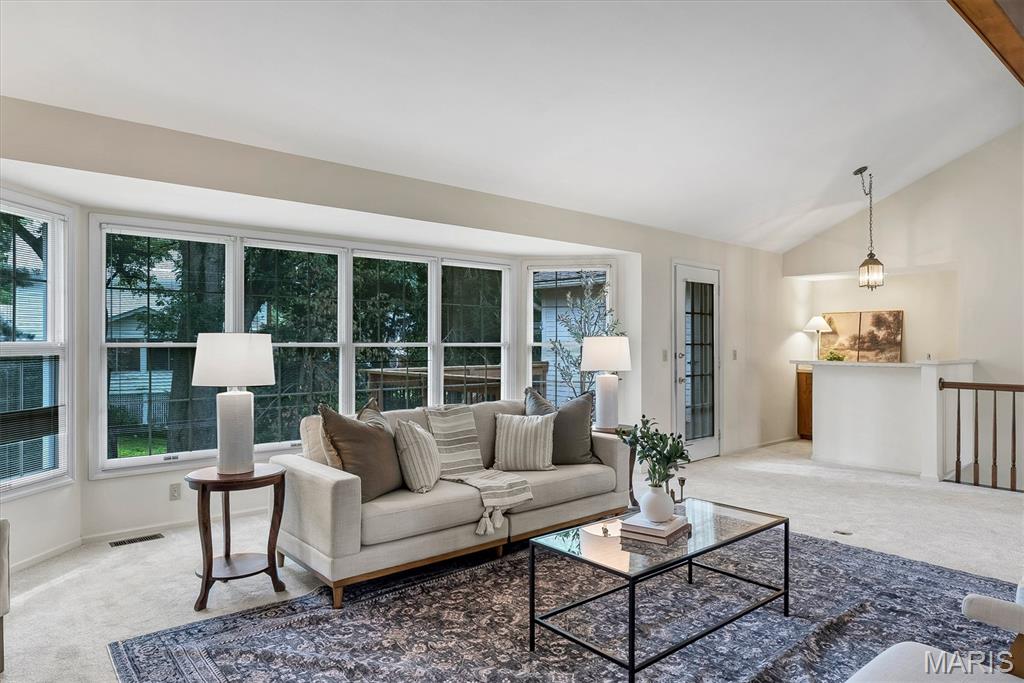 324 W Manor Drive