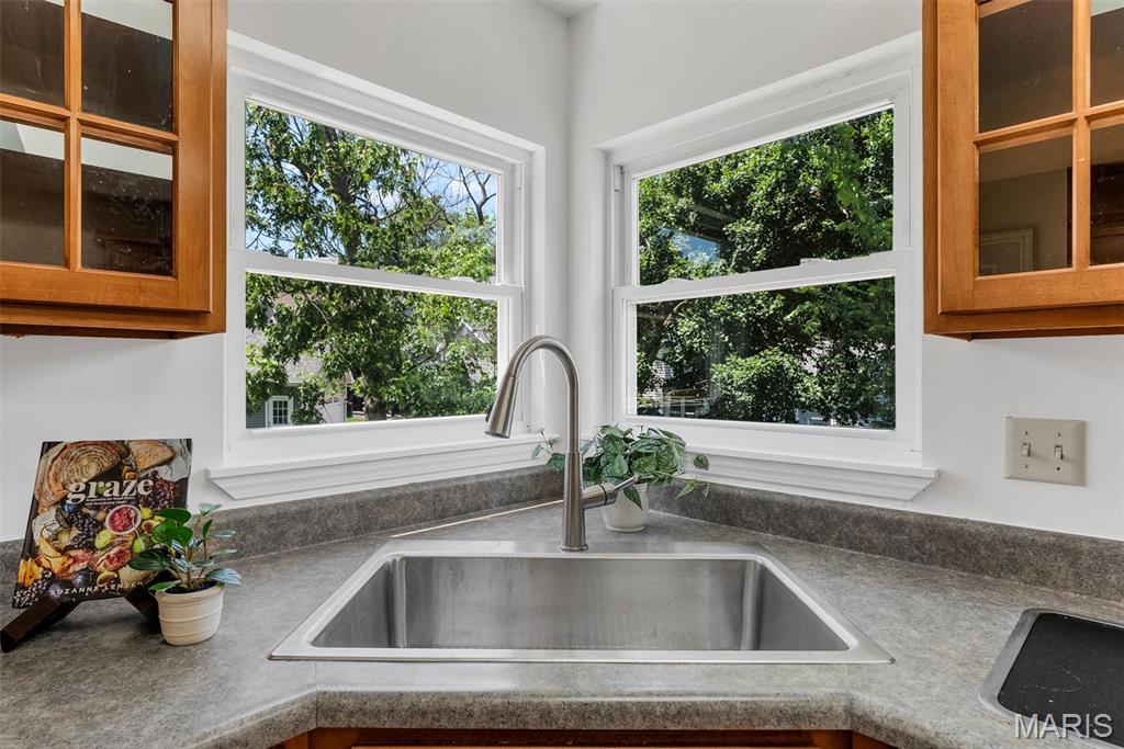 849 Glendower Drive