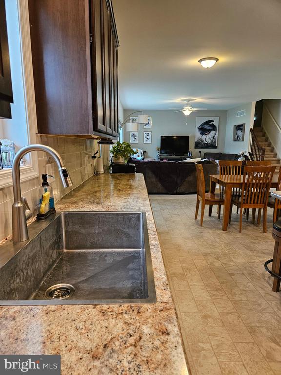 275 Farmhouse Trl