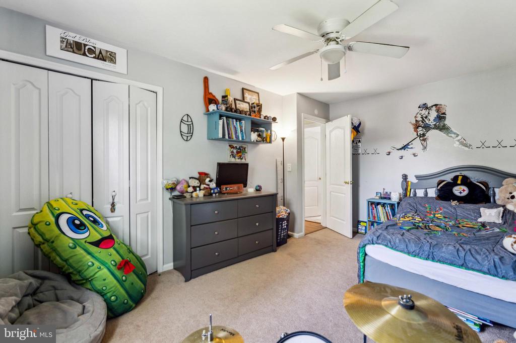 37 ARDSLEY DRIVE