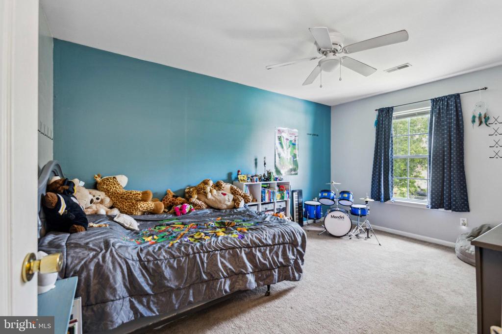 37 ARDSLEY DRIVE