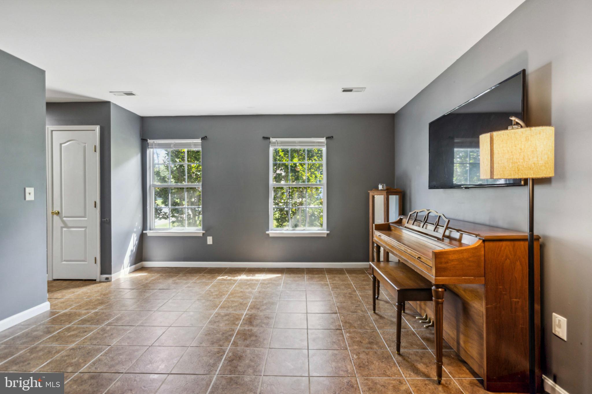 37 ARDSLEY DRIVE