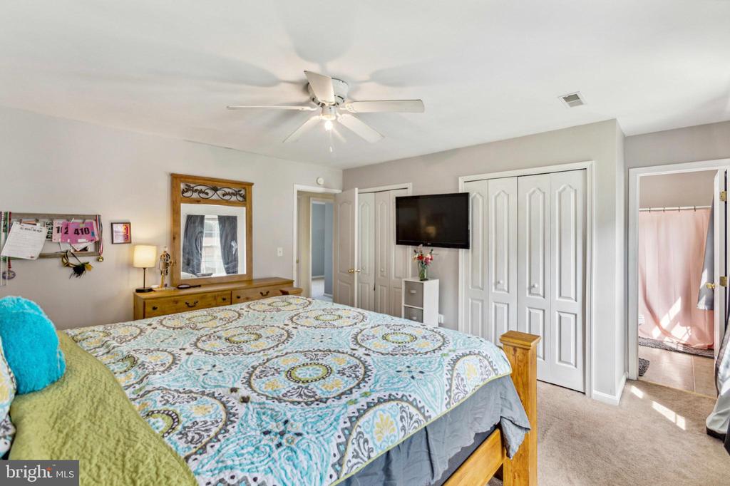 37 ARDSLEY DRIVE