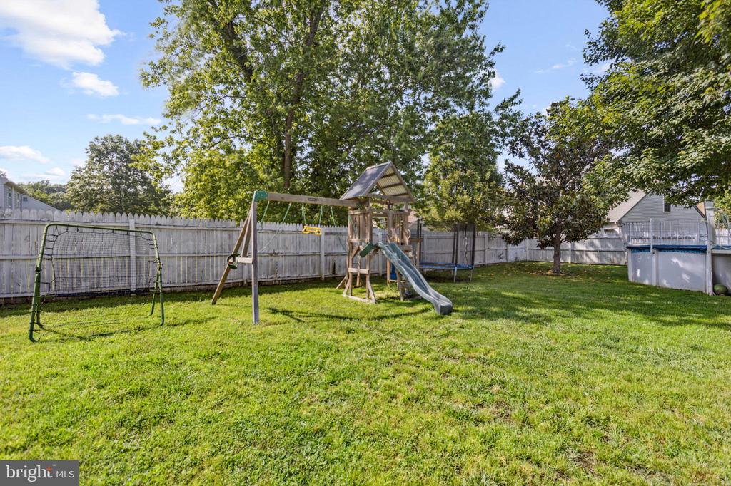 37 ARDSLEY DRIVE