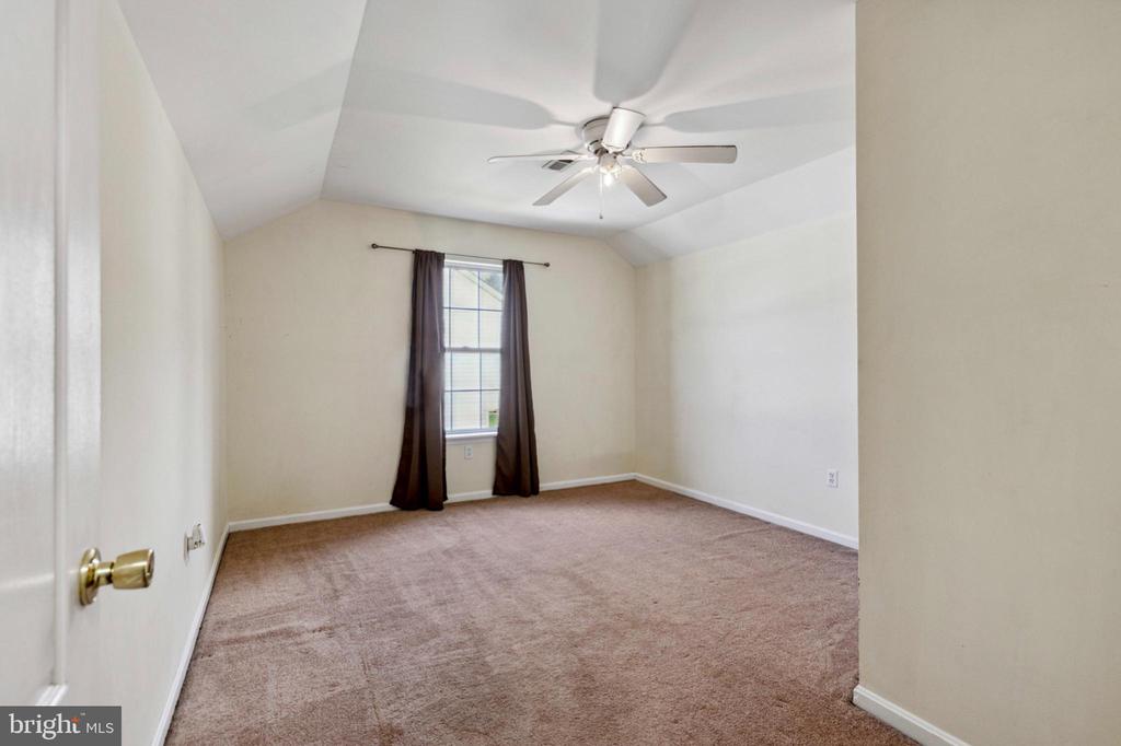 37 ARDSLEY DRIVE