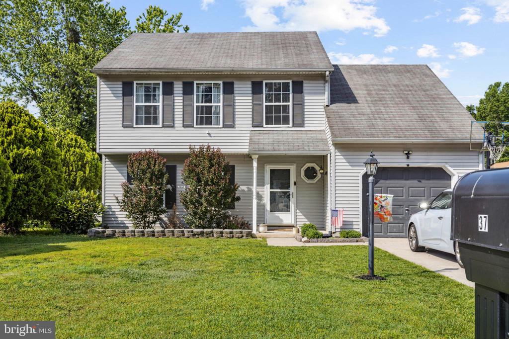 37 ARDSLEY DRIVE