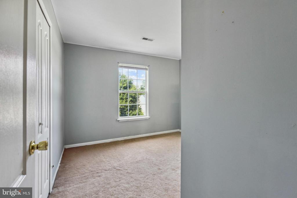 37 ARDSLEY DRIVE
