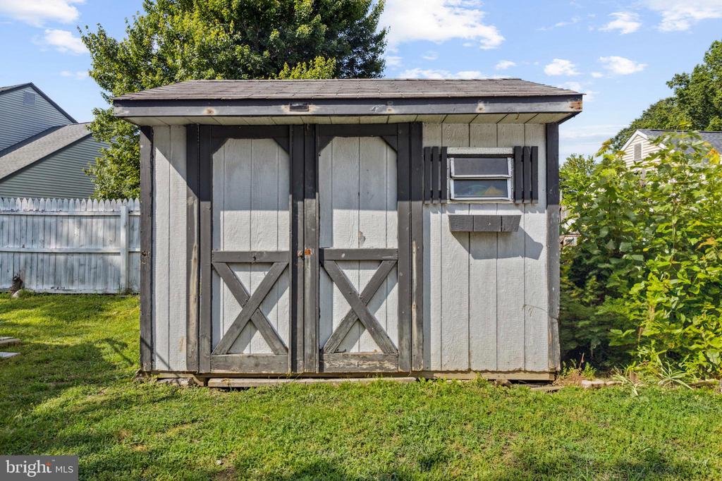 37 ARDSLEY DRIVE