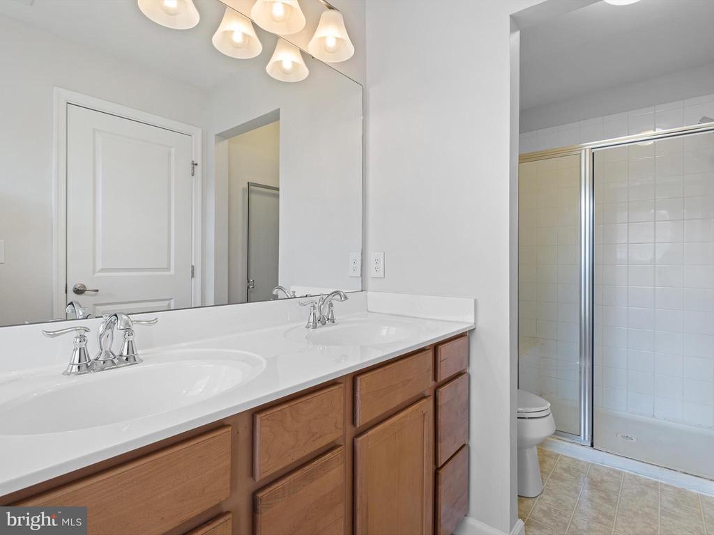 305 Tiger Lily Dr