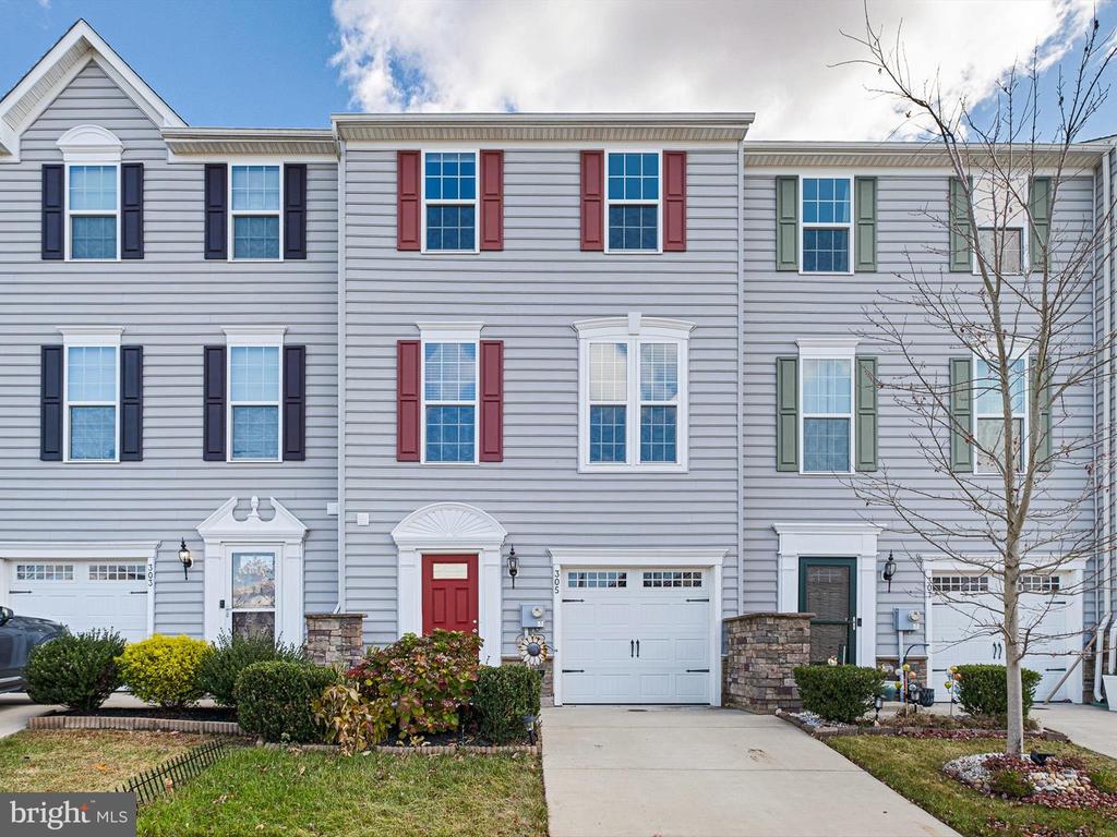 305 Tiger Lily Dr