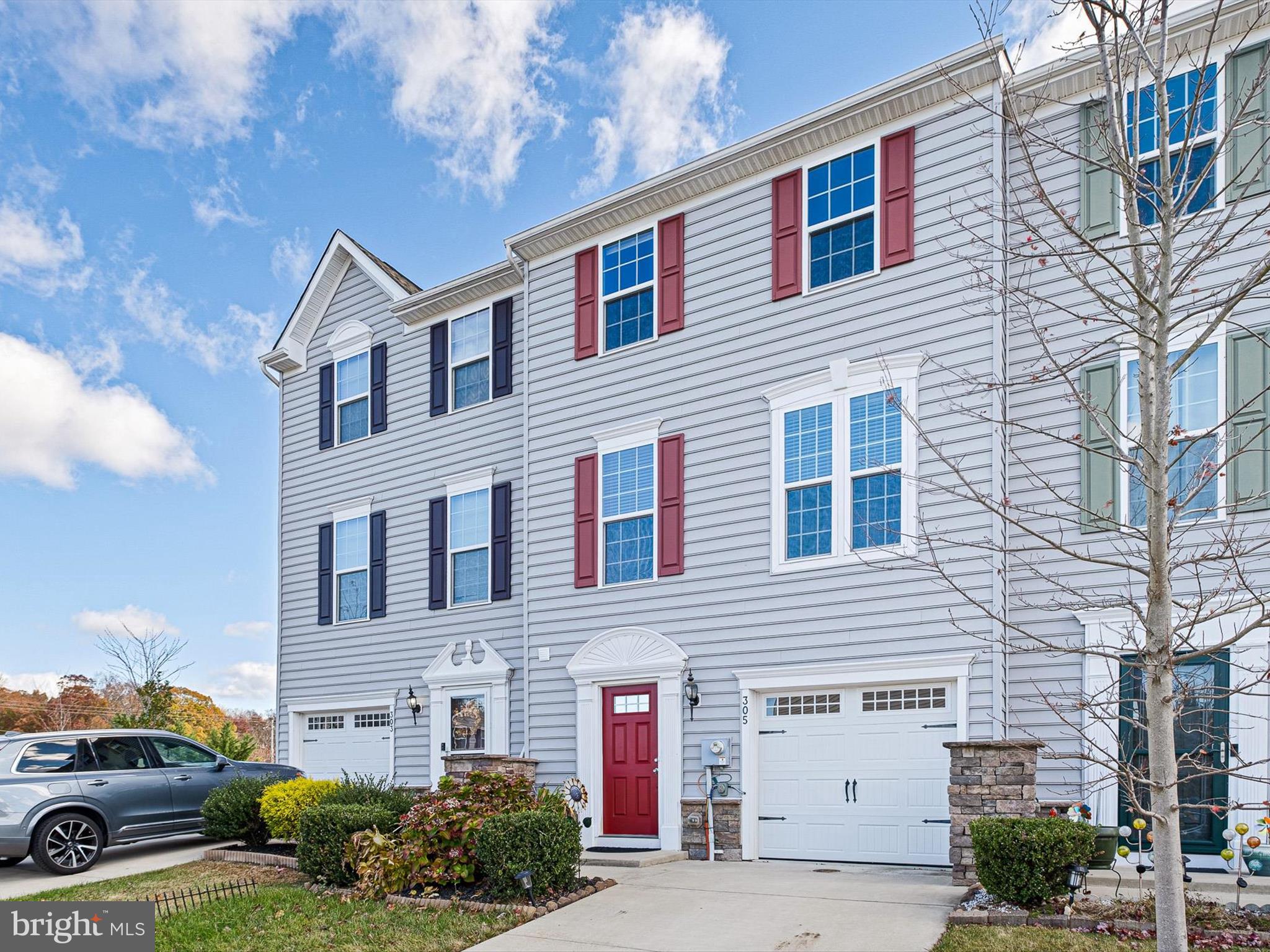 305 Tiger Lily Dr