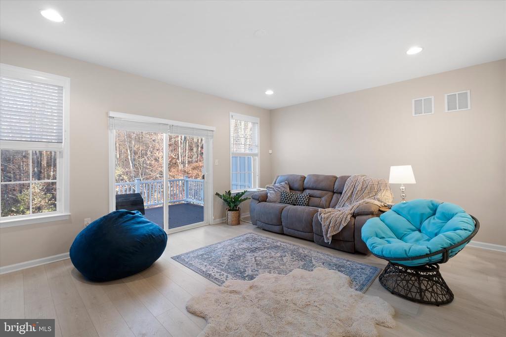 134 Peel Ln