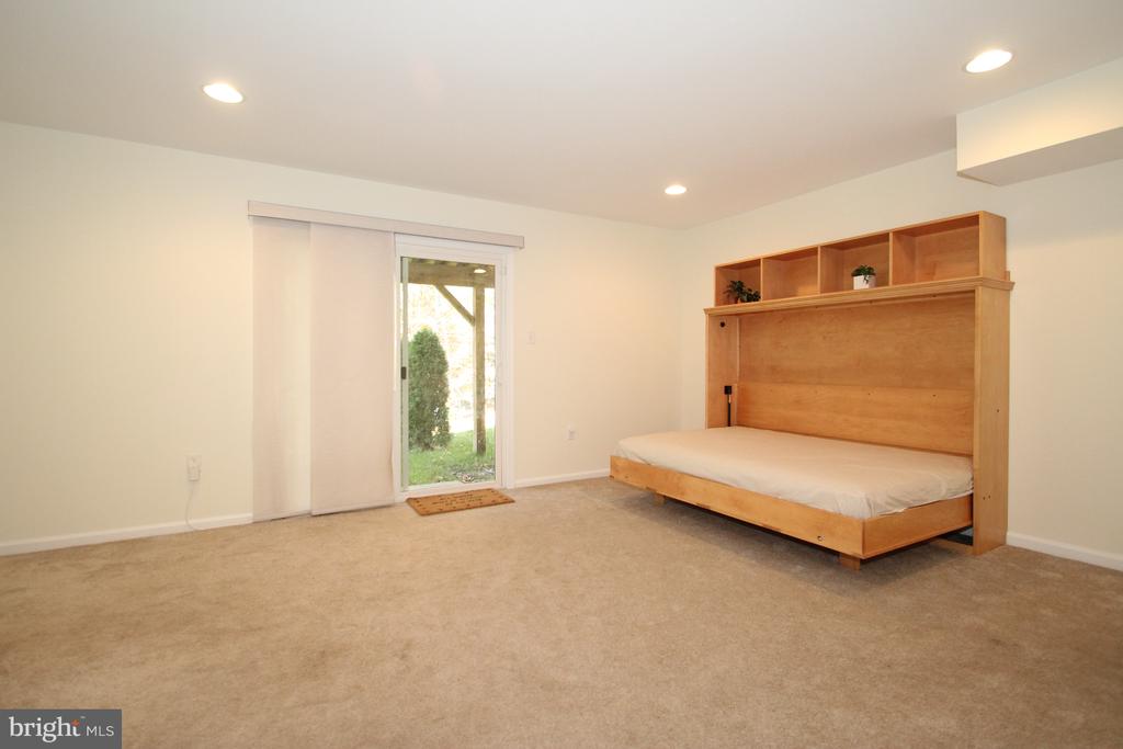 134 Peel Ln