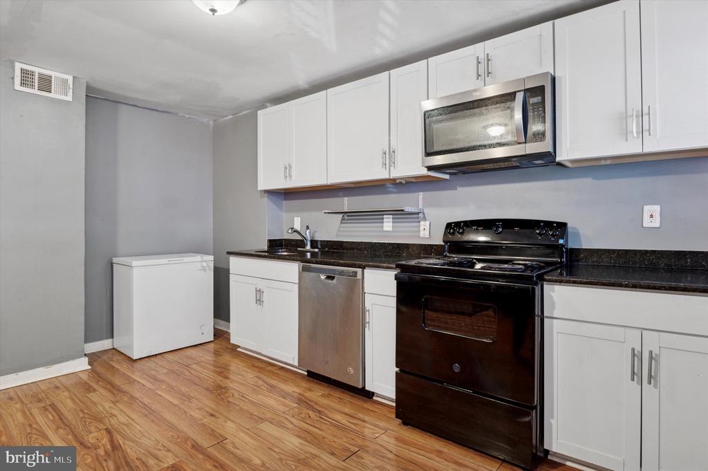 527 Eastlawn Ave