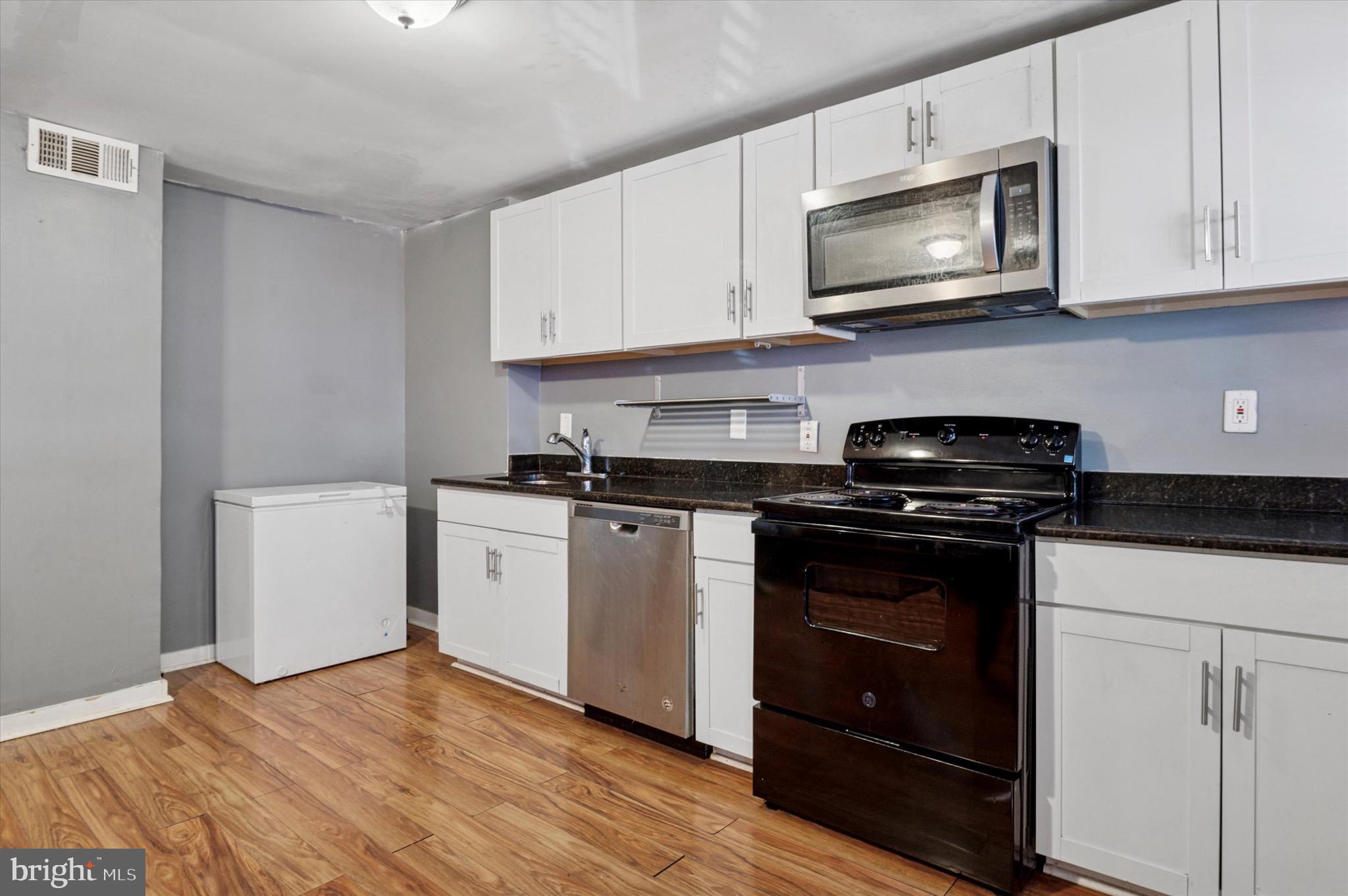 527 Eastlawn Ave