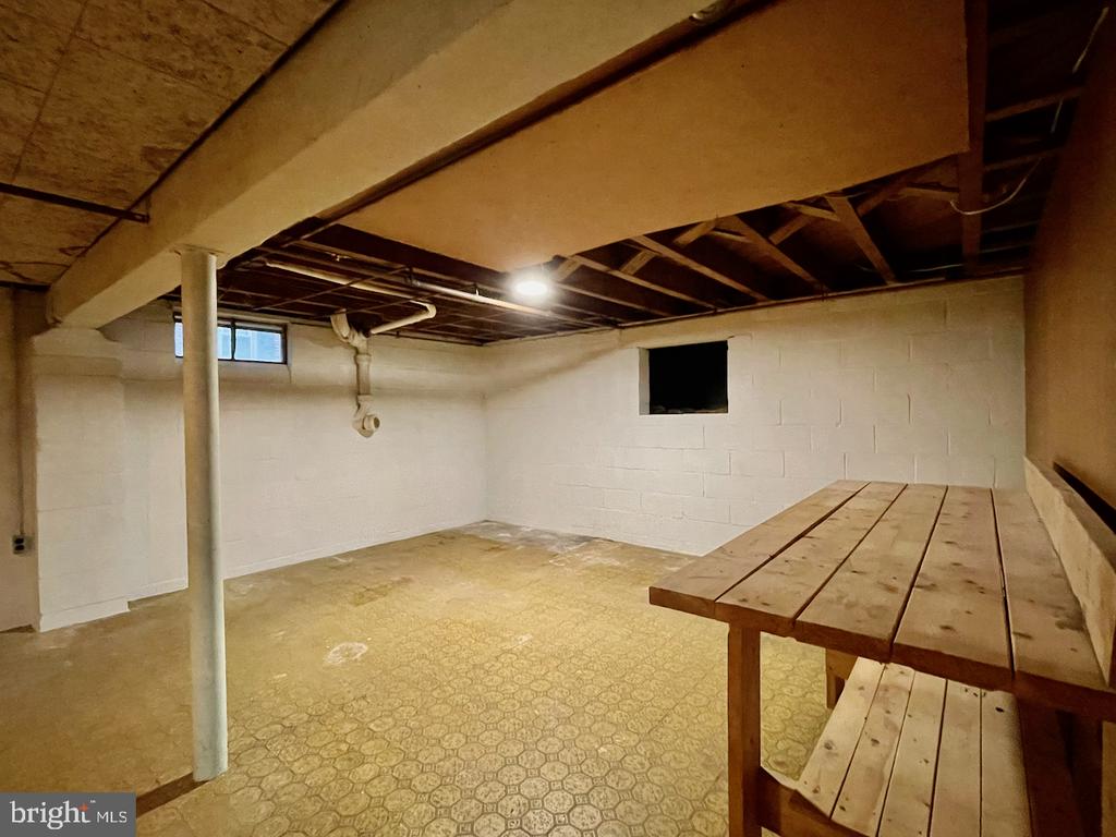 4602 PICKWICK DRIVE