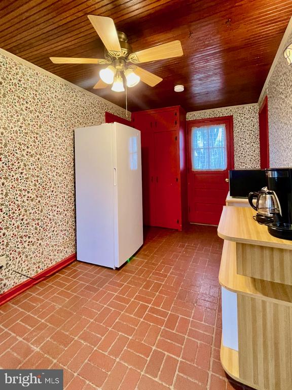4602 PICKWICK DRIVE