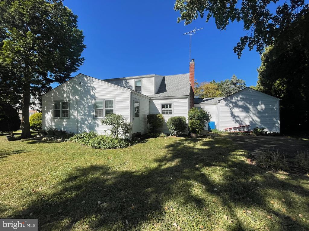 4602 PICKWICK DRIVE