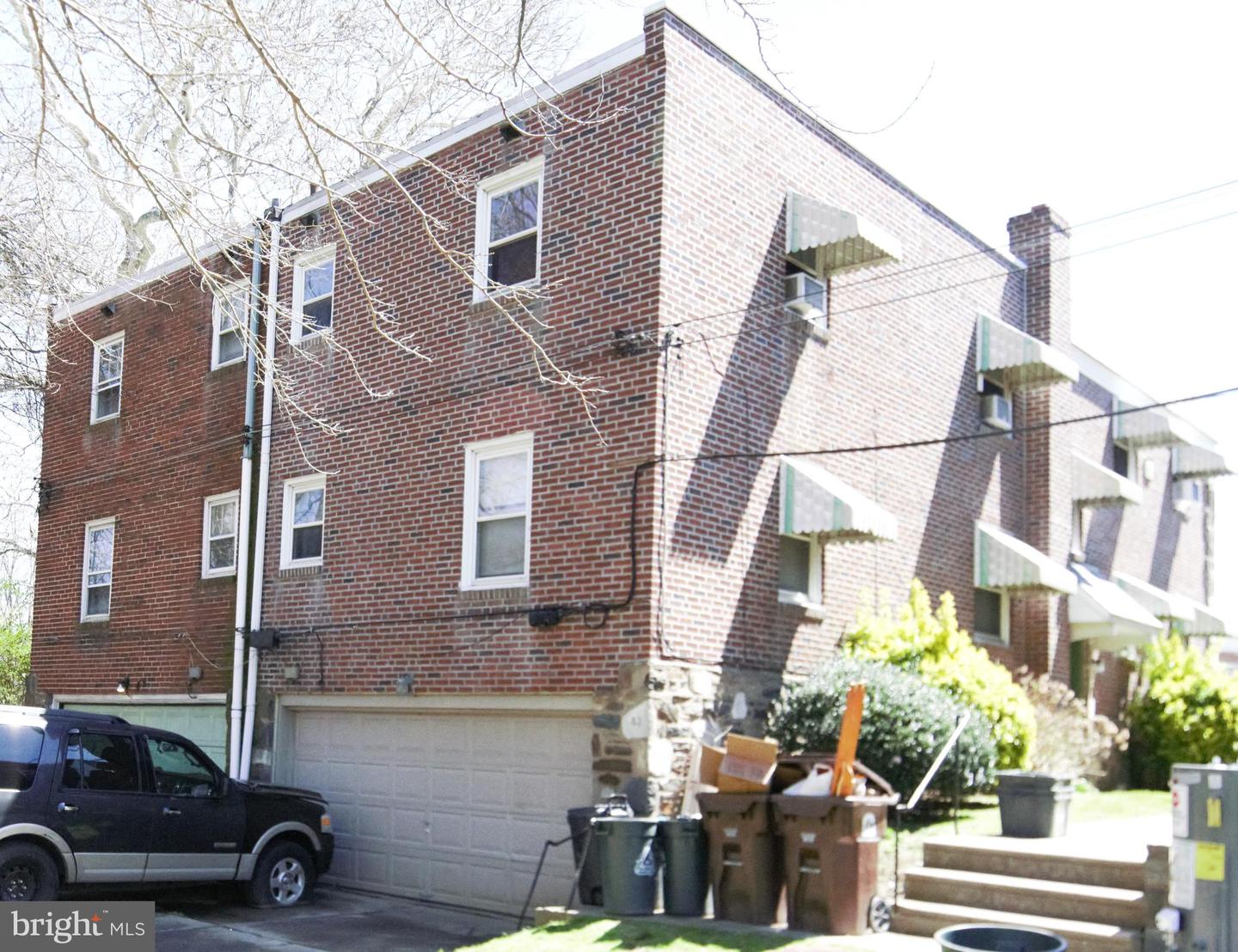 43 E LA CROSSE AVENUE