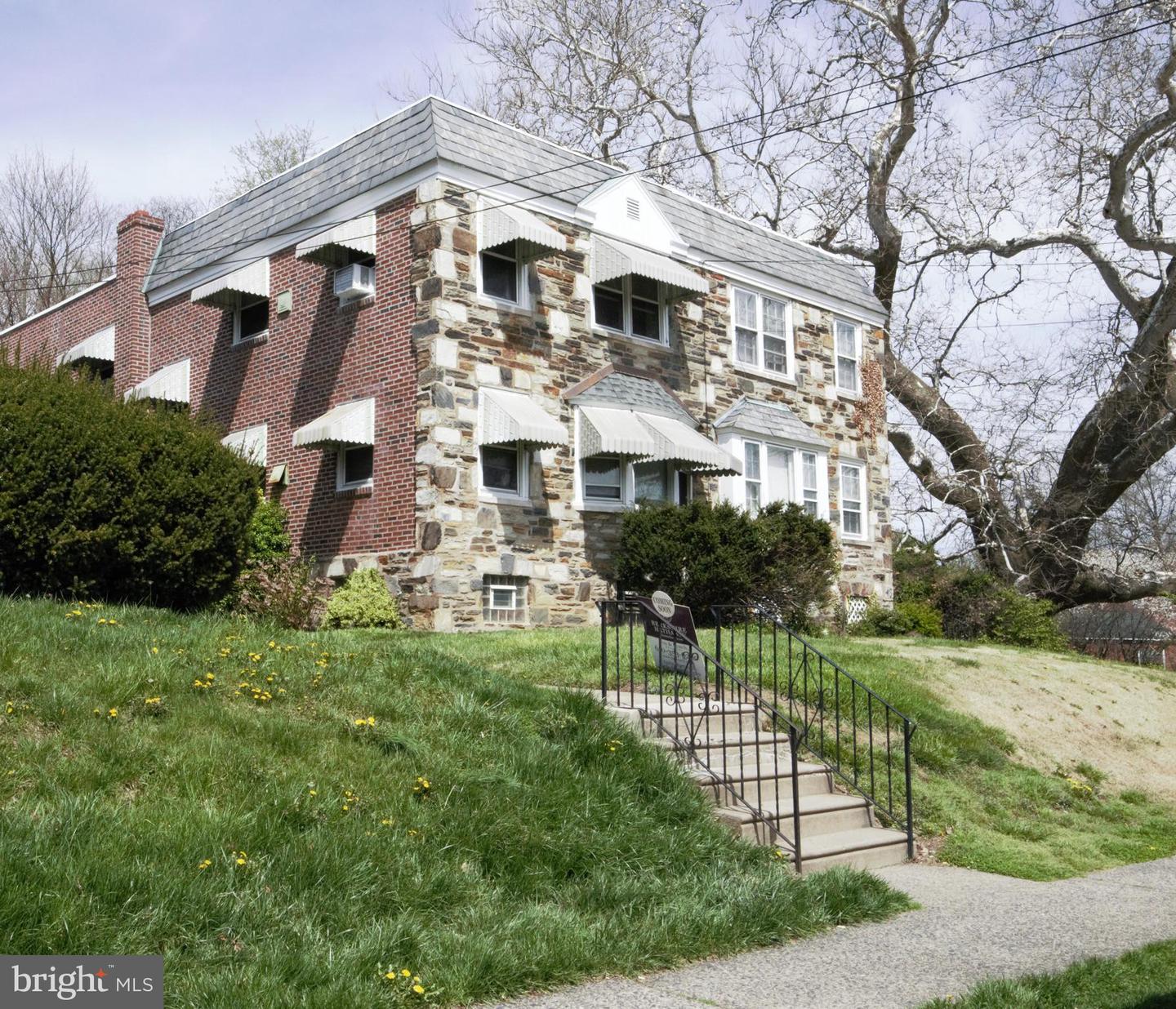 43 E LA CROSSE AVENUE