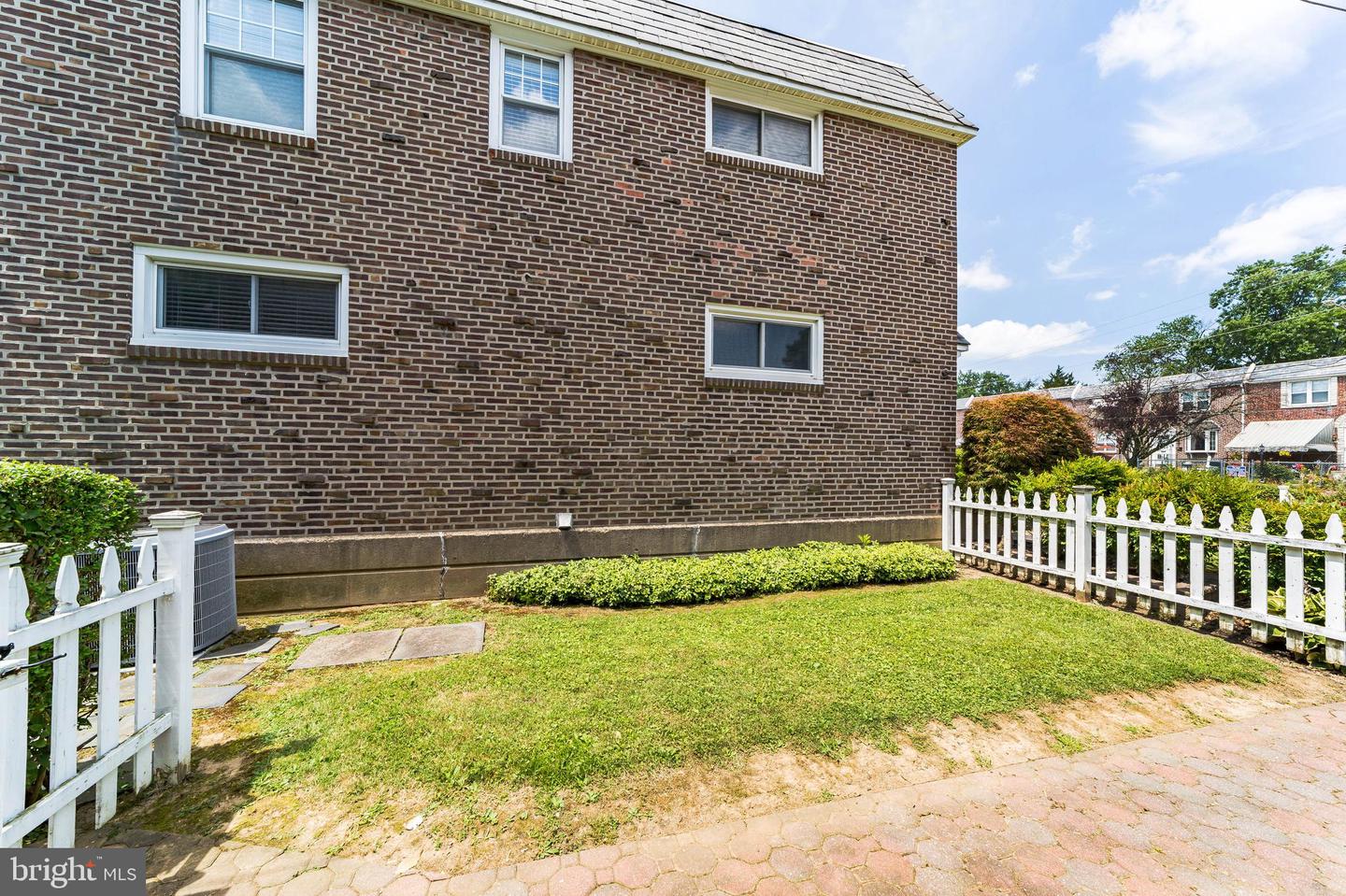 436 WESTMONT DRIVE