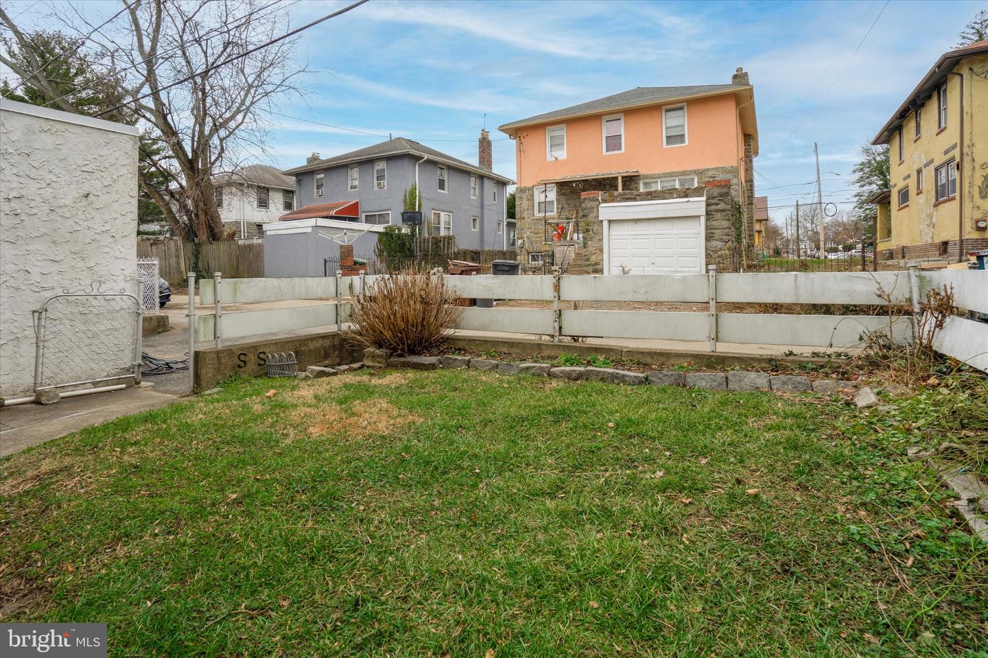 292 N WYCOMBE AVENUE