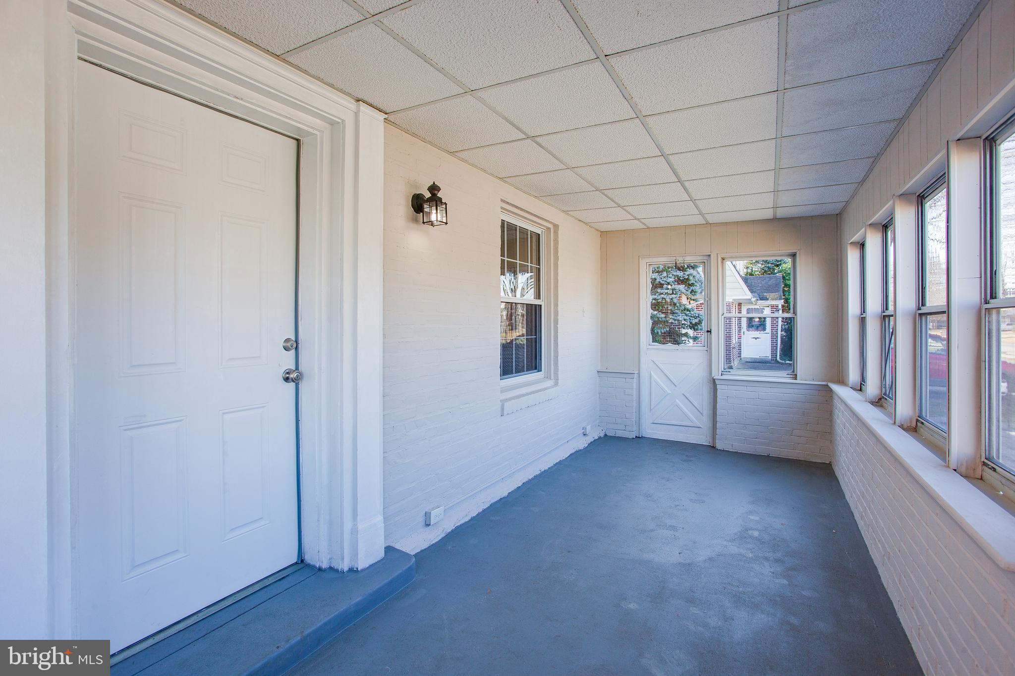 460 E Magnolia Ave