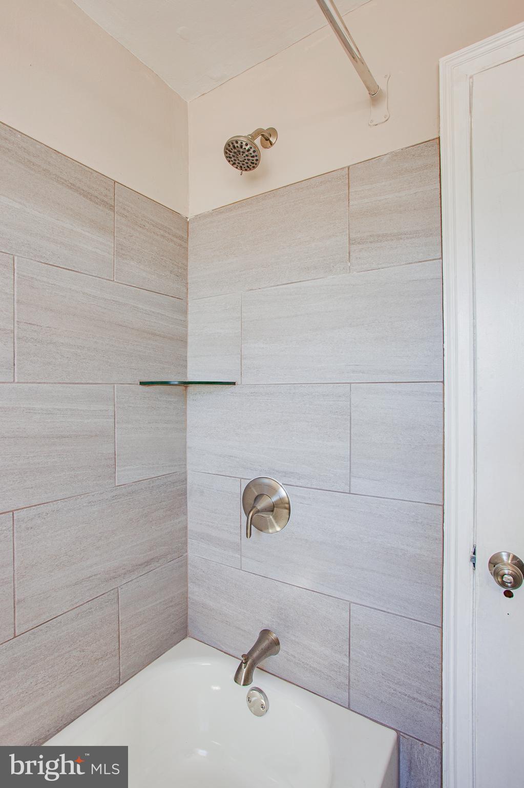 460 E Magnolia Ave