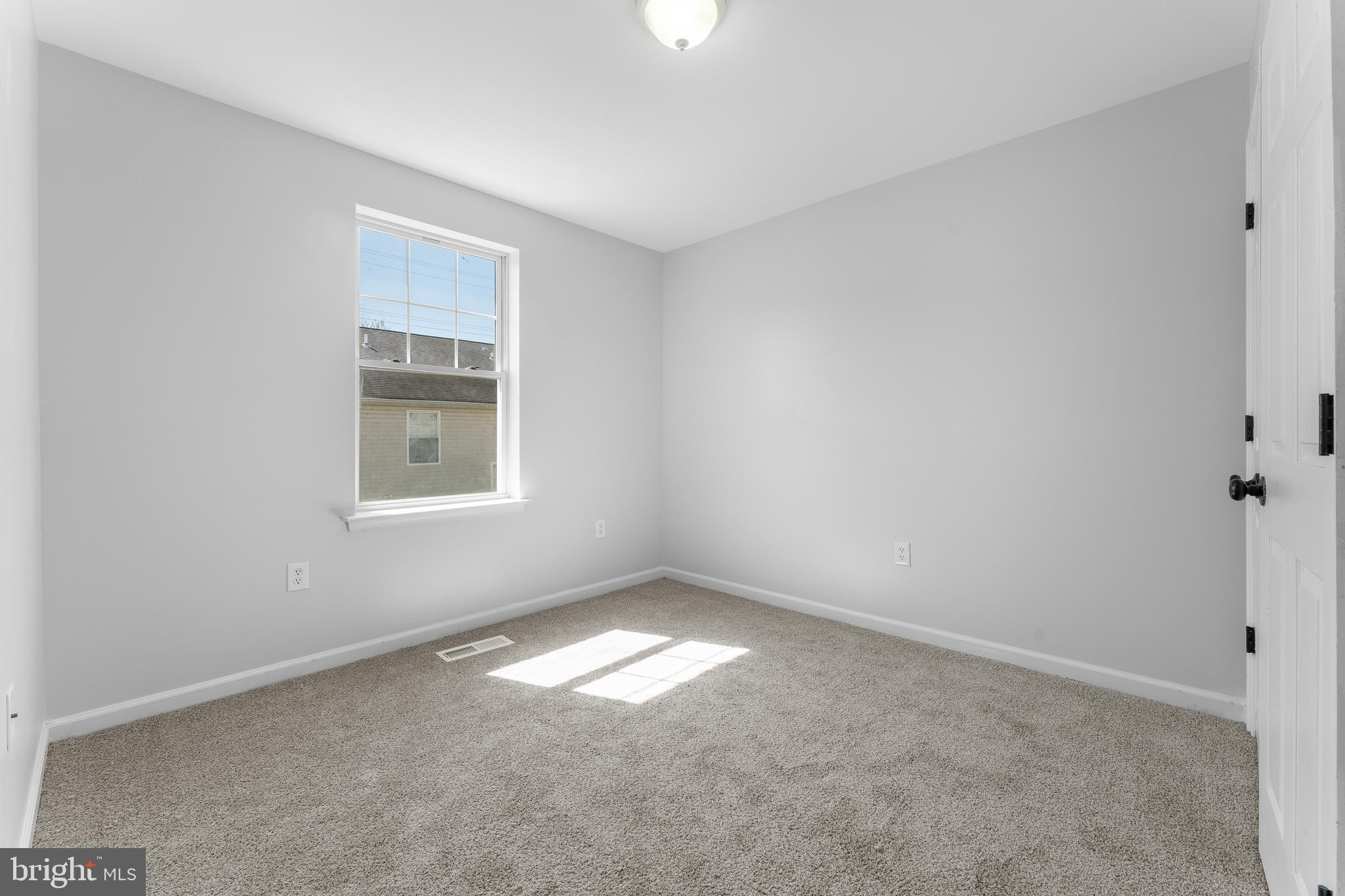 2003 W Union St