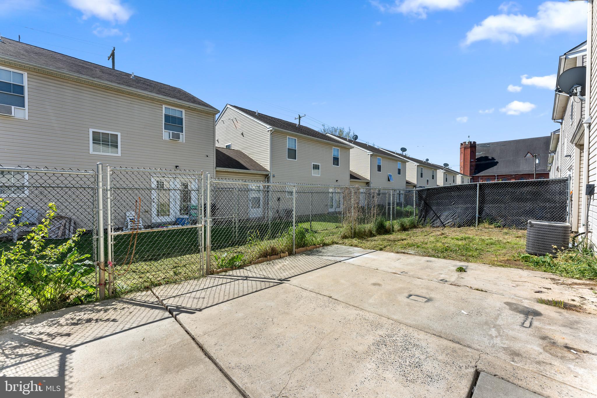 2003 W Union St