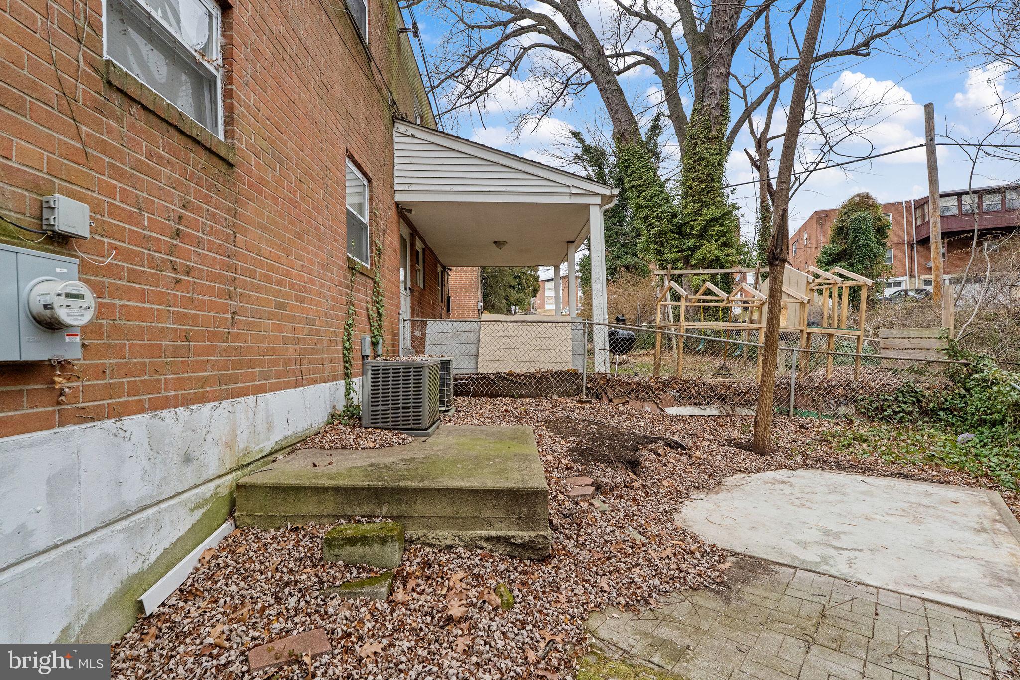 159 W MARYLAND AVENUE