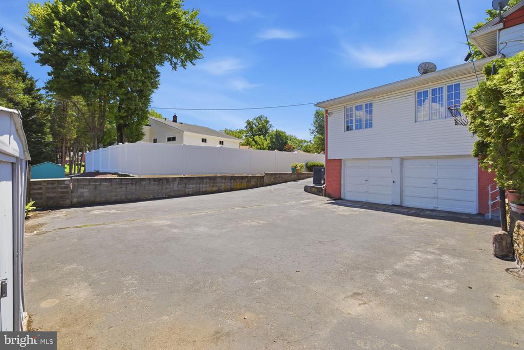 417 FOSTER DRIVE