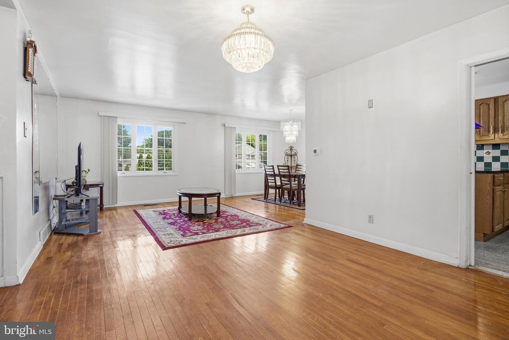 417 FOSTER DRIVE