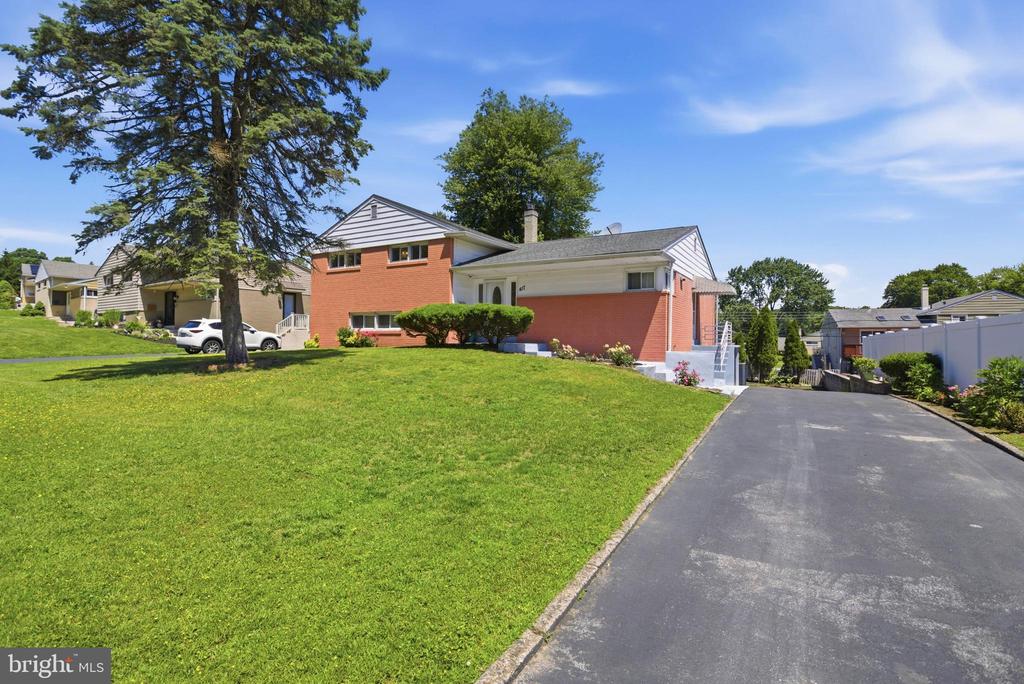 417 FOSTER DRIVE