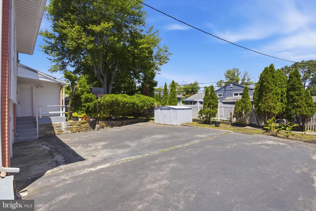 417 FOSTER DRIVE